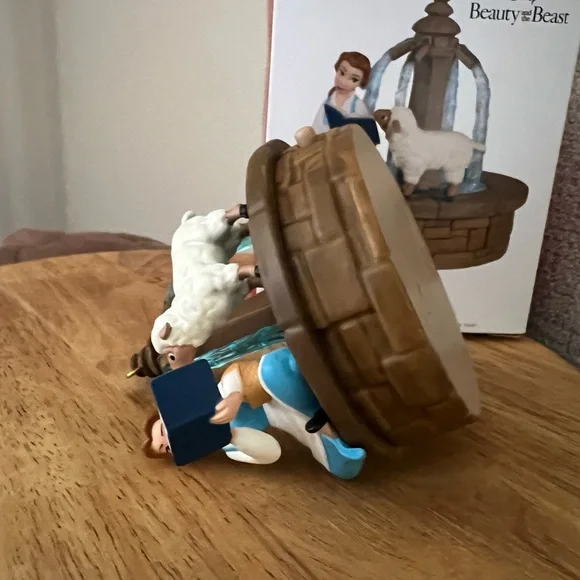 Hallmark Belle Ornament Disney beauty and the beast - Picture 5 of 10
